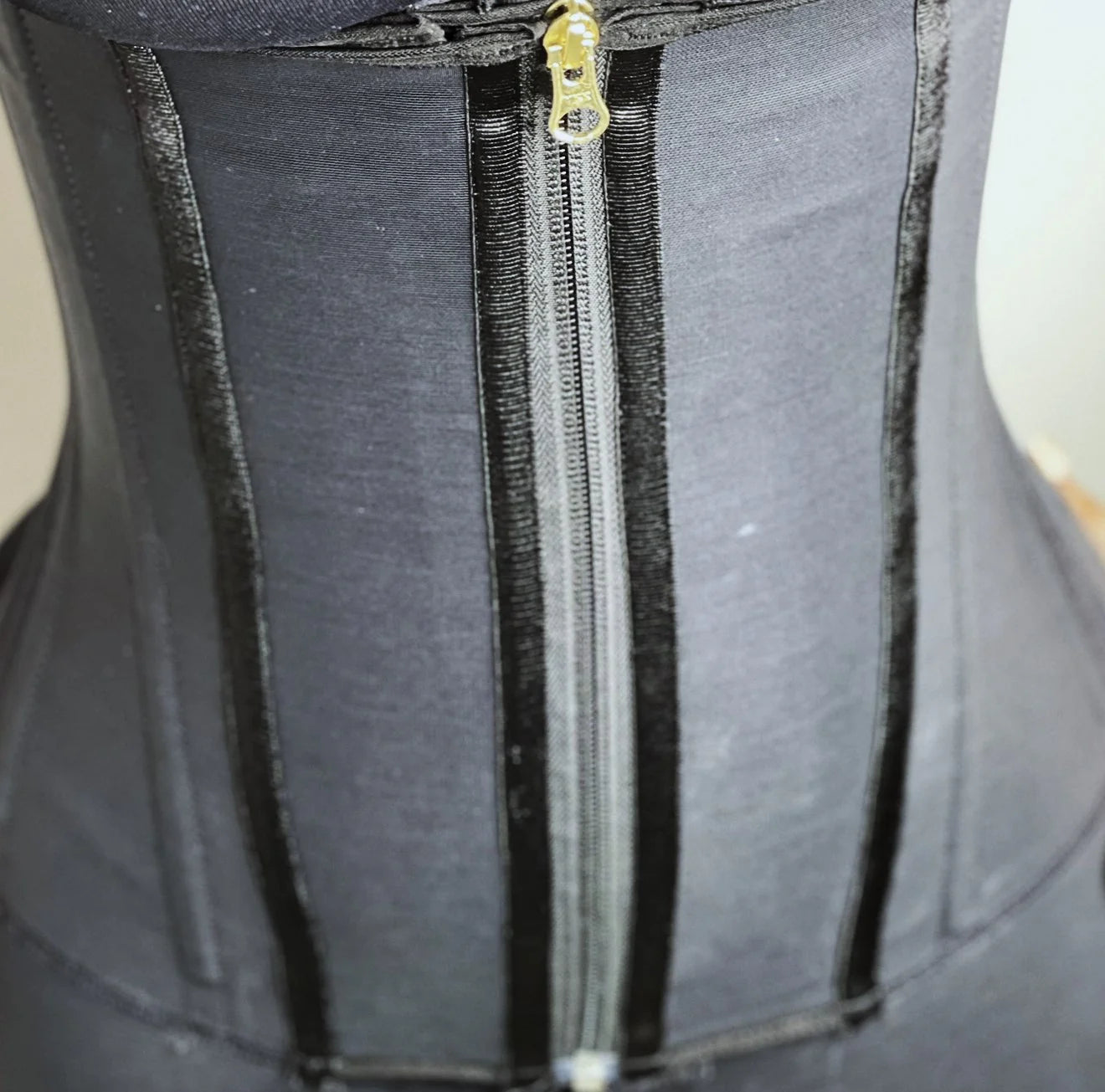 Corset (waist trainer)